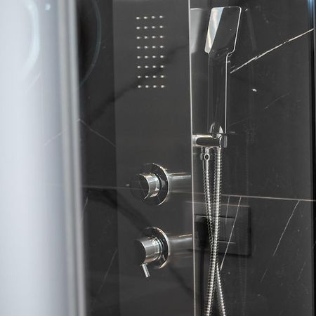 Ameli Home Luxury Apartment Taranto Luaran gambar