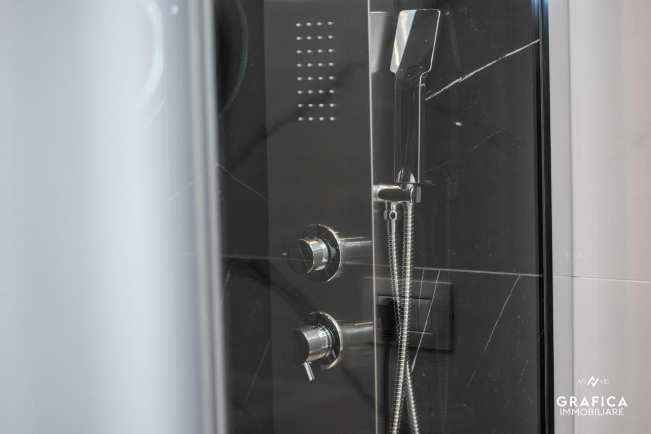 Ameli Home Luxury Apartment Taranto Luaran gambar